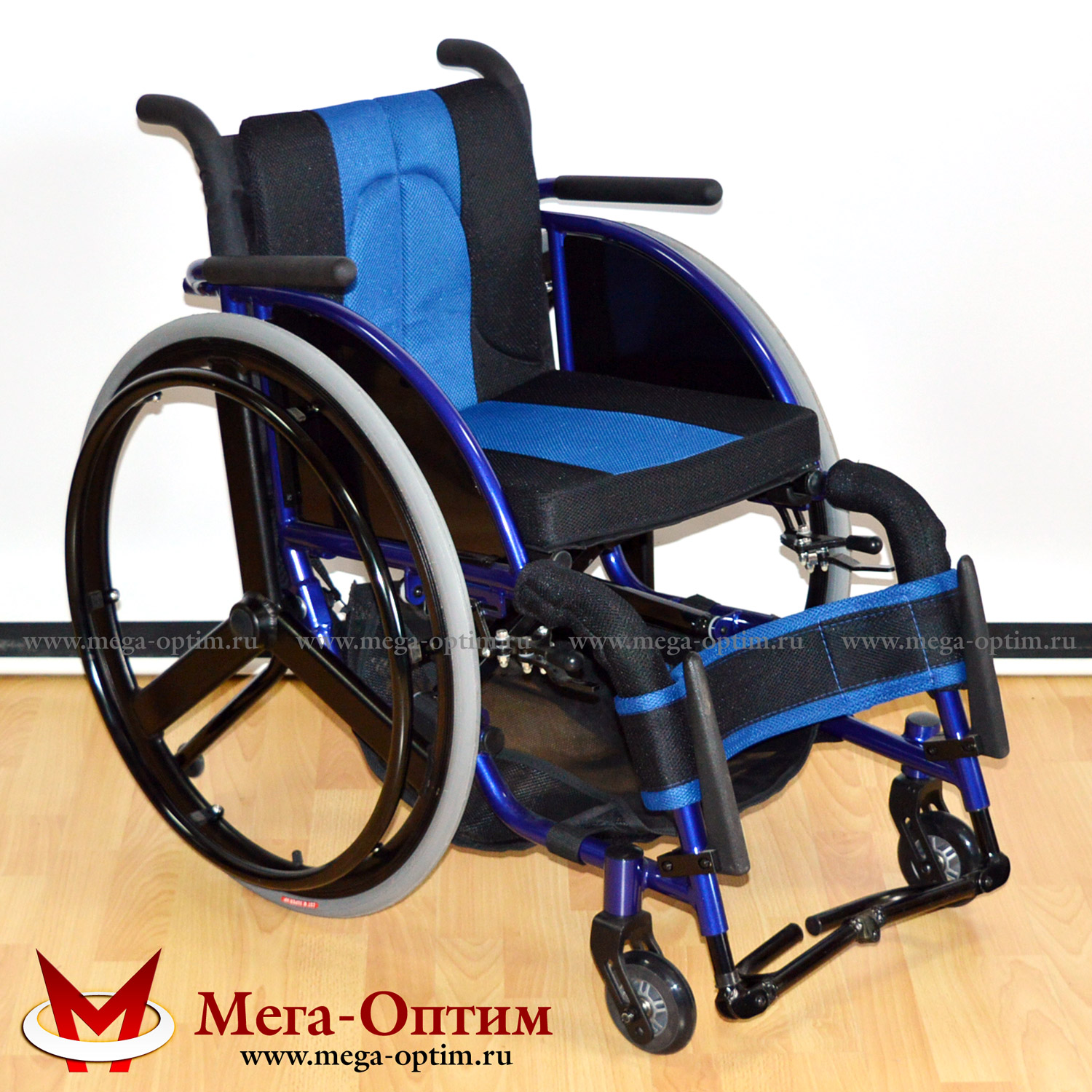 Кресло-коляска для активного отдыха FS723L